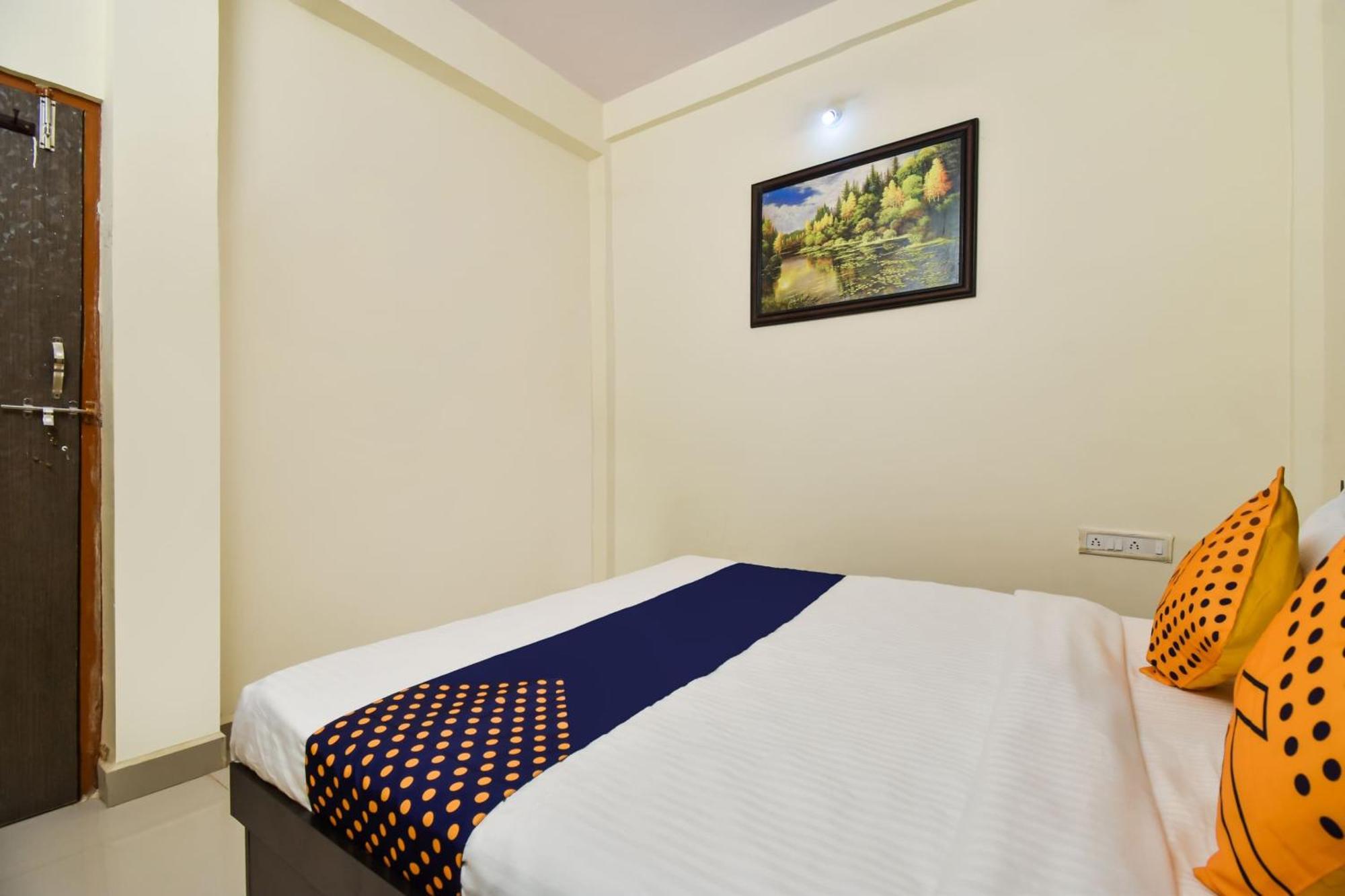 Spot On Carnival Resorts Rāipur Kültér fotó