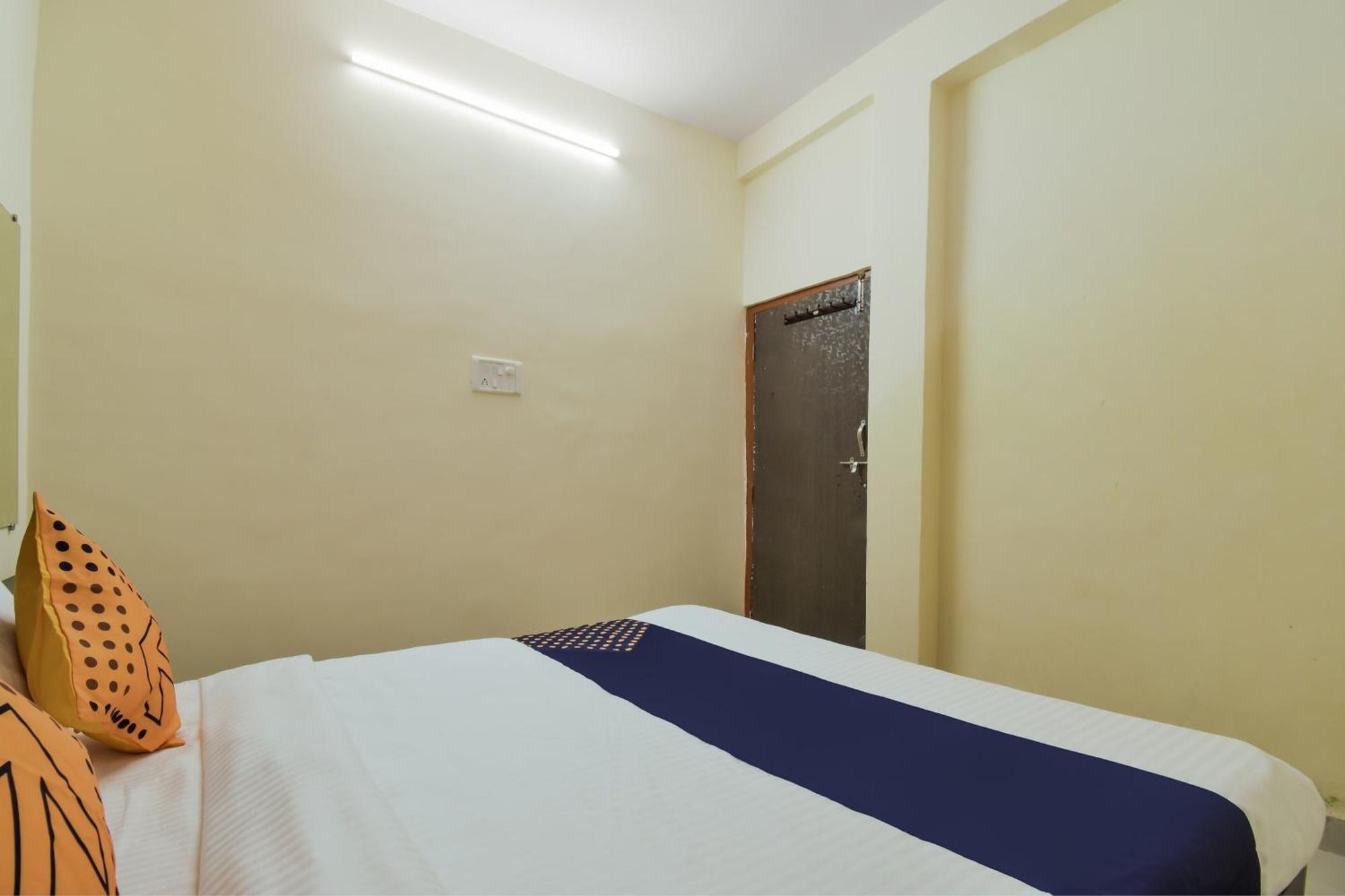 Spot On Carnival Resorts Rāipur Kültér fotó