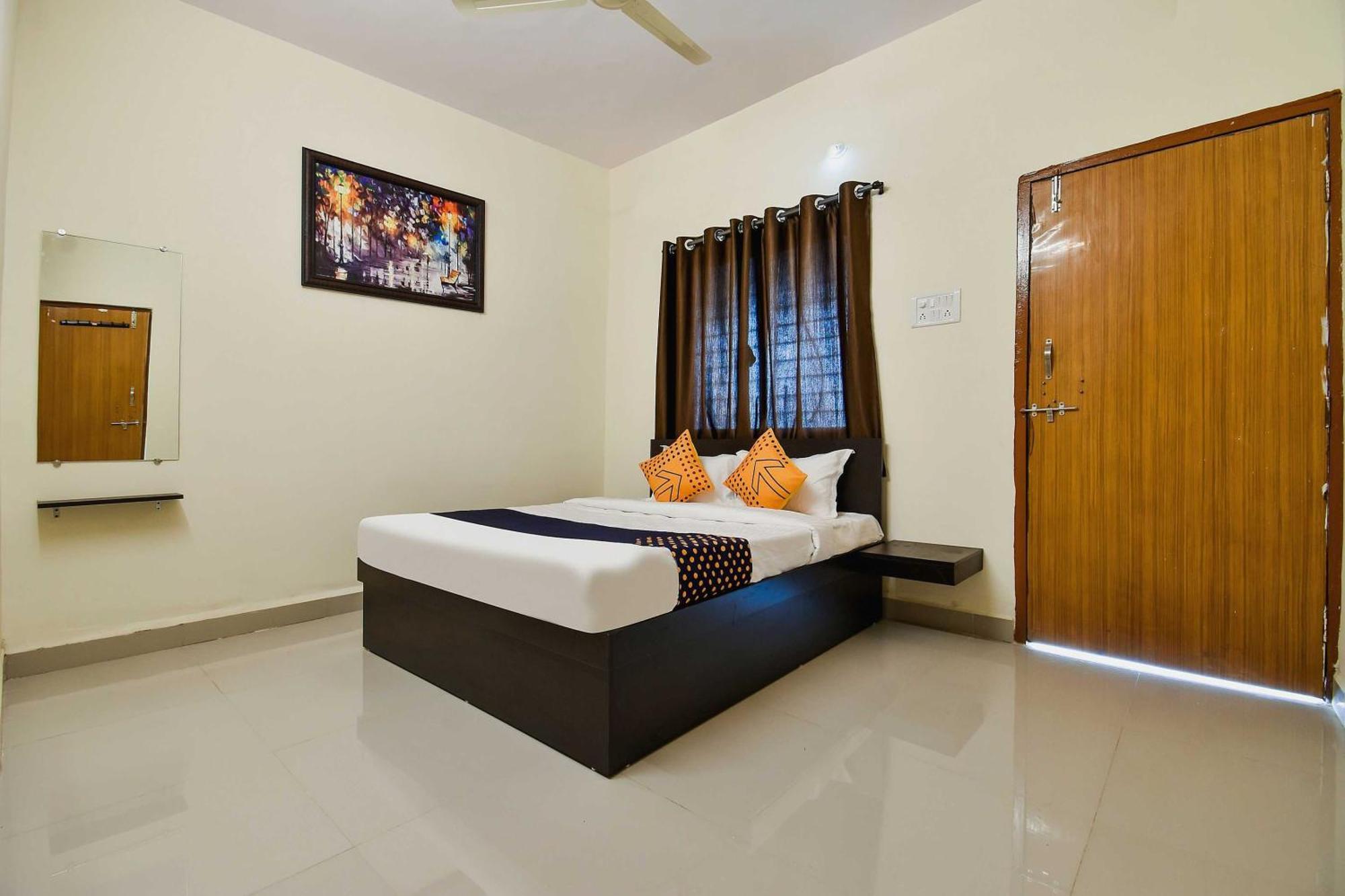 Spot On Carnival Resorts Rāipur Kültér fotó