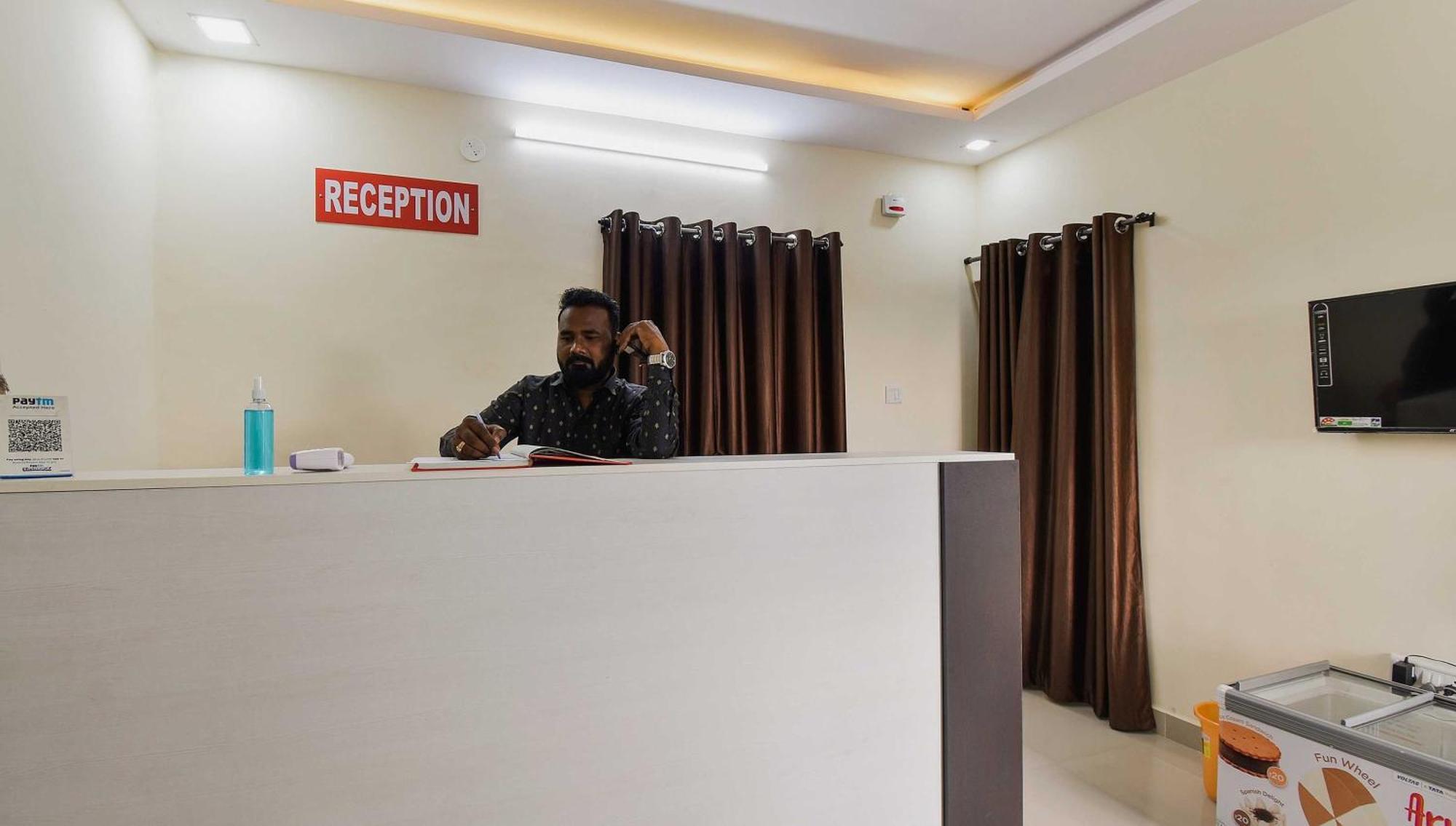 Spot On Carnival Resorts Rāipur Kültér fotó