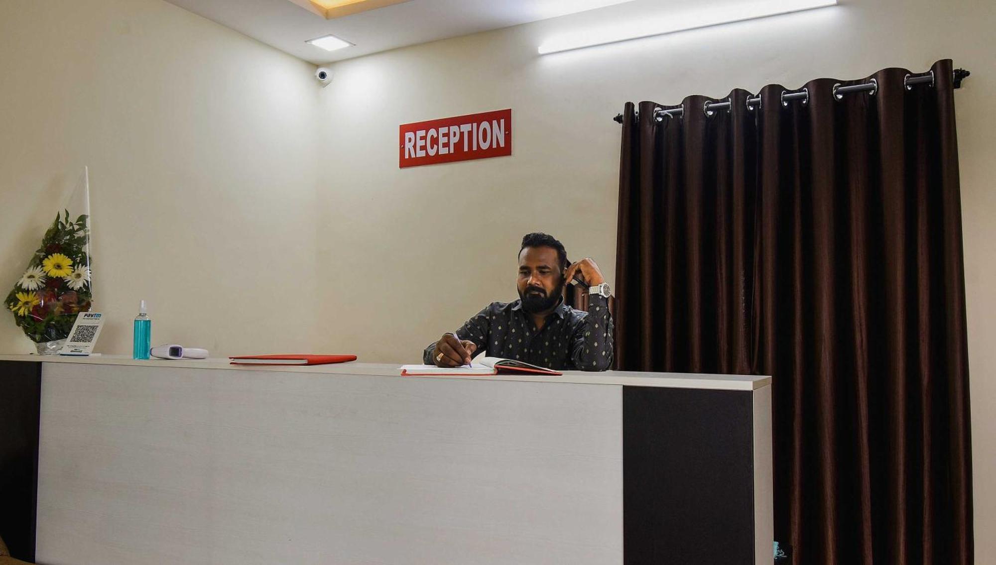 Spot On Carnival Resorts Rāipur Kültér fotó