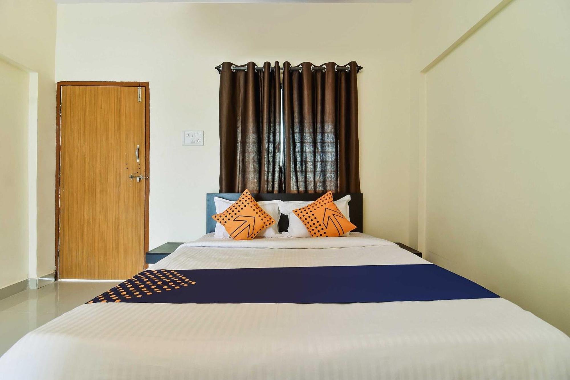 Spot On Carnival Resorts Rāipur Kültér fotó
