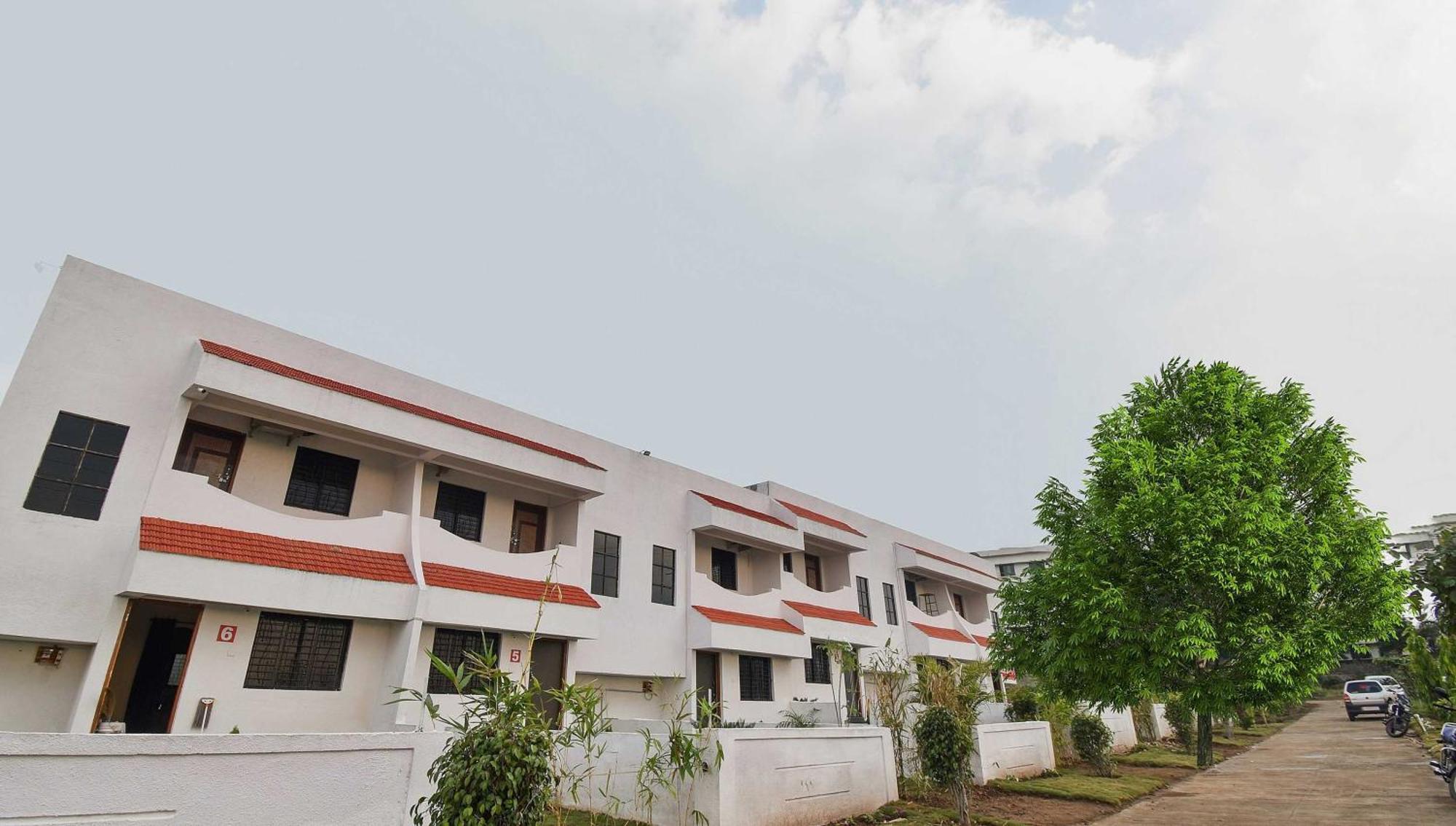 Spot On Carnival Resorts Rāipur Kültér fotó