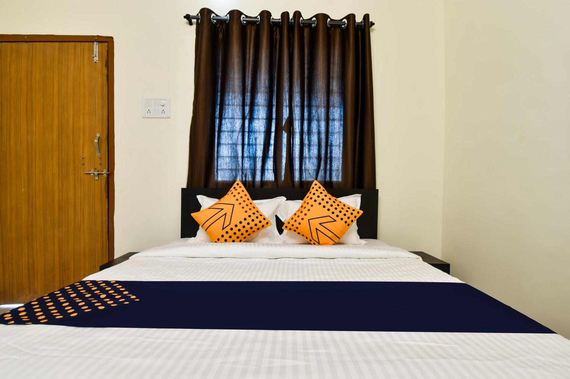 Spot On Carnival Resorts Rāipur Kültér fotó